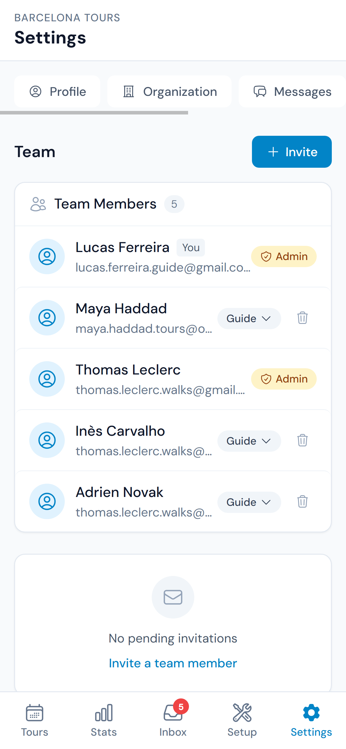 JustGuide agency dispatch view